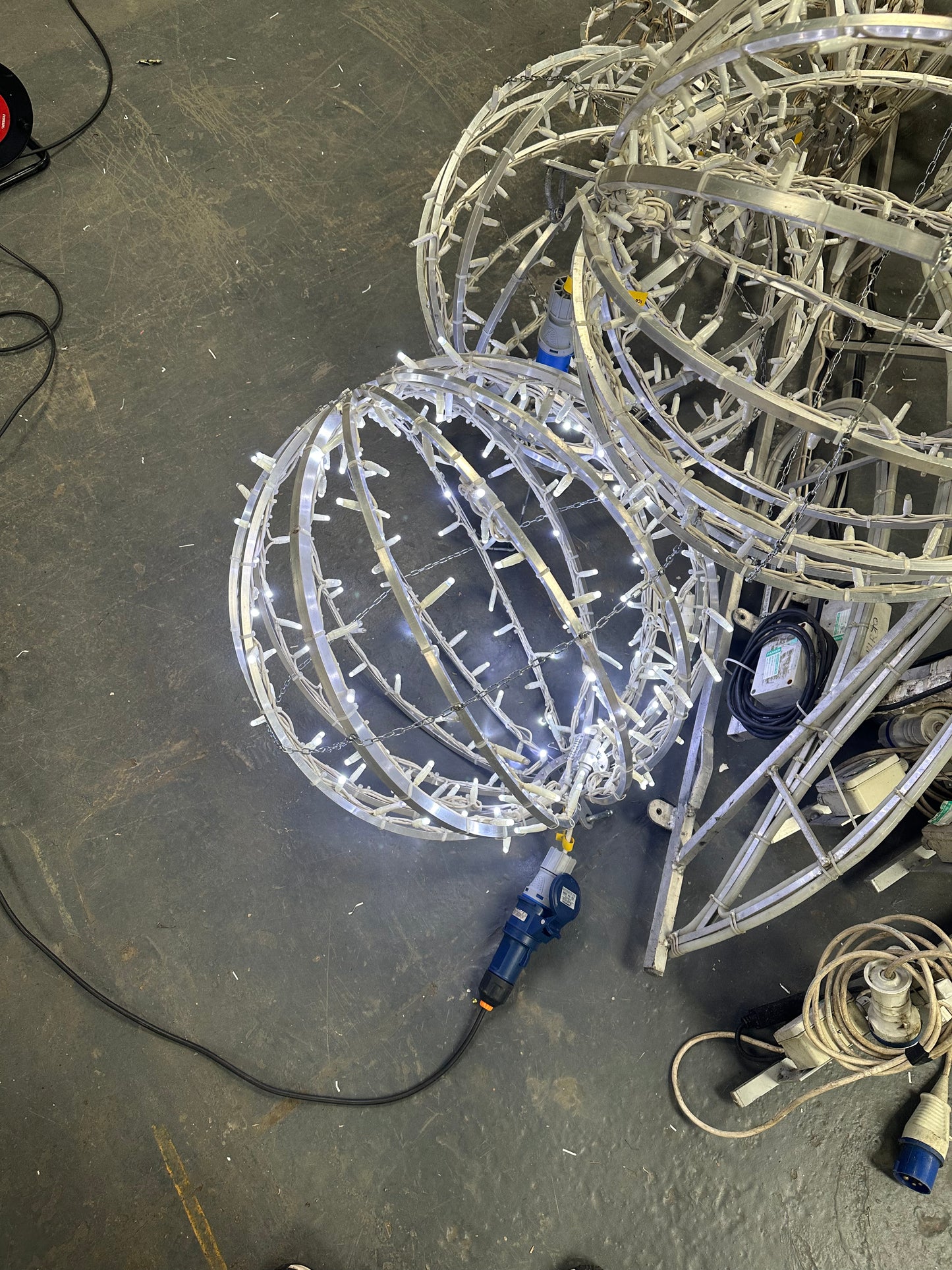 Small LED baubles