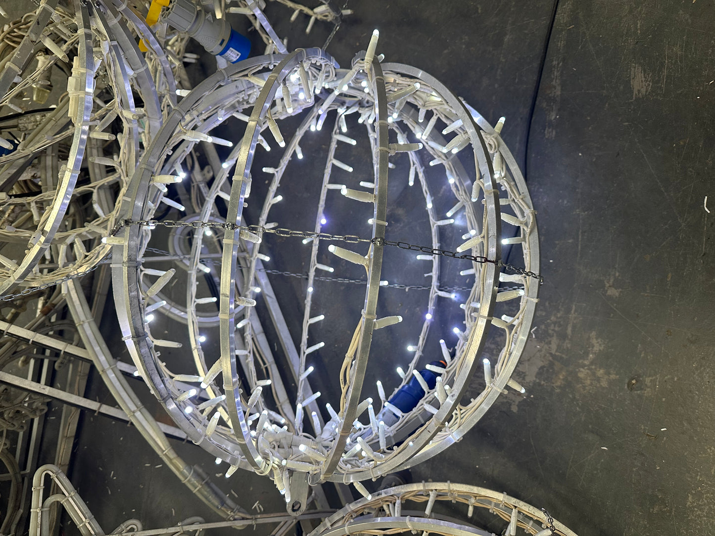 Small LED baubles