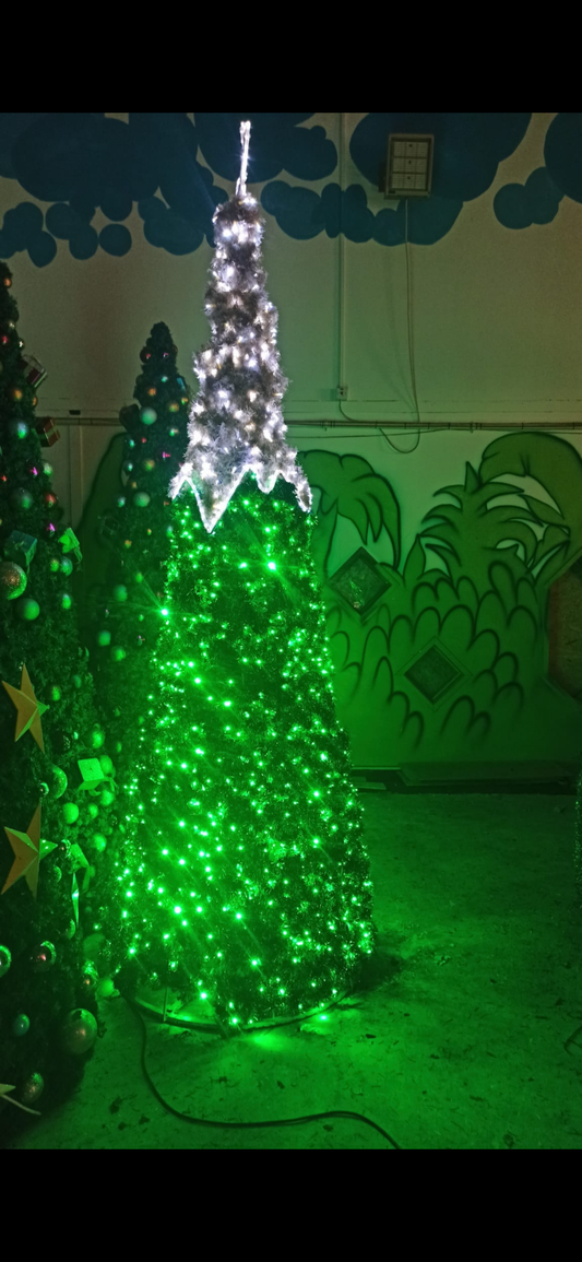 Green and White Christmas tree - 10ft