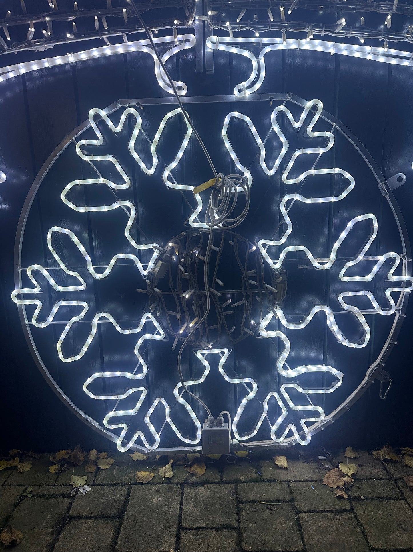 LED Snowflake Banner Light - Twinkly Lights