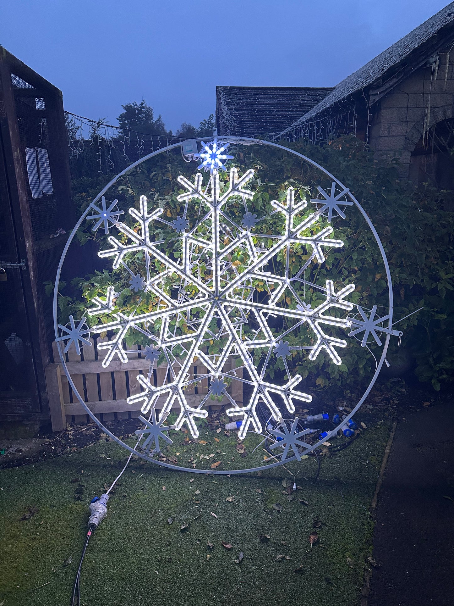 Large Snowflake Wheel, flashing snowflakes