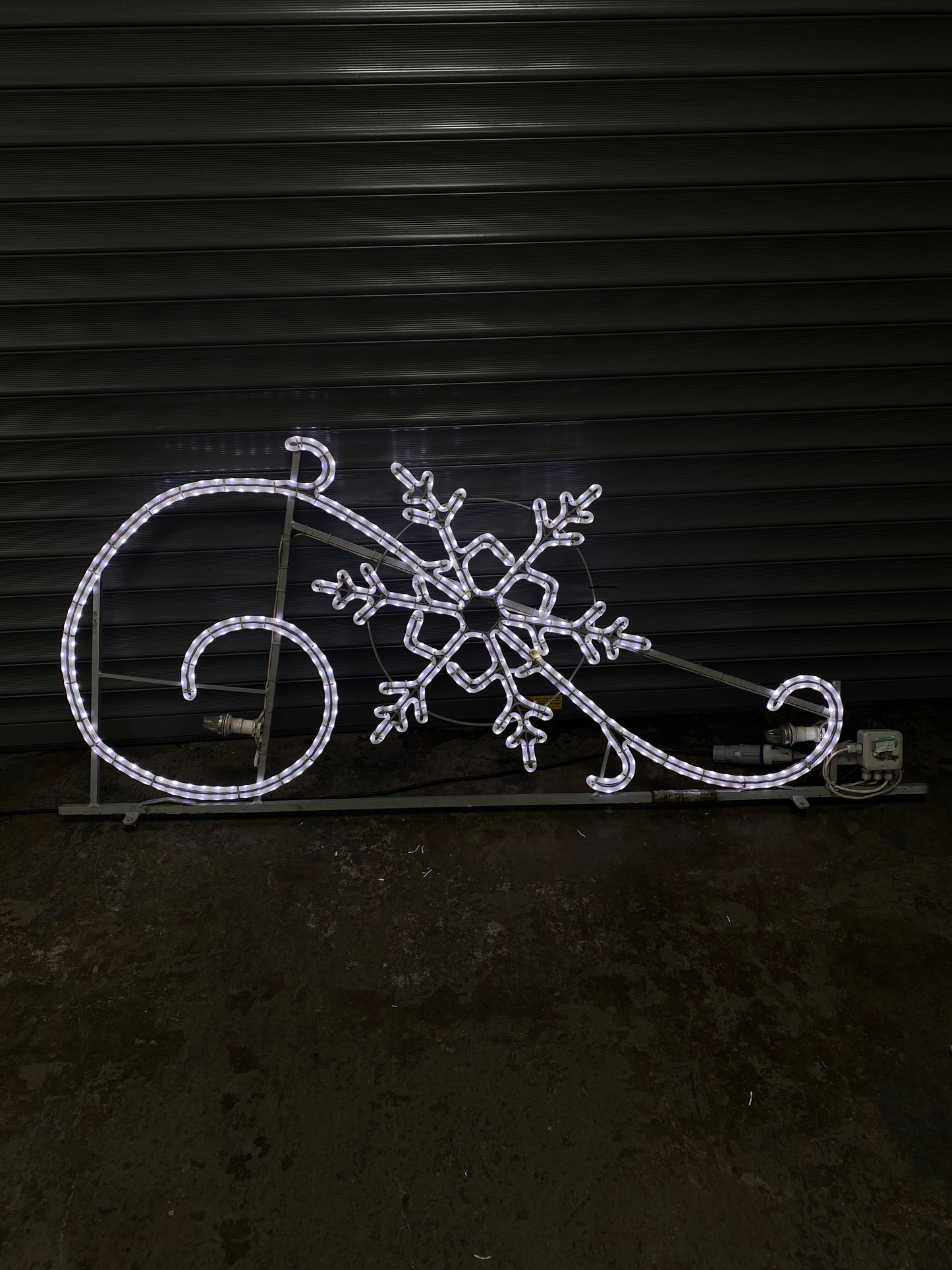 extra large outdoor Christmas decorations uk