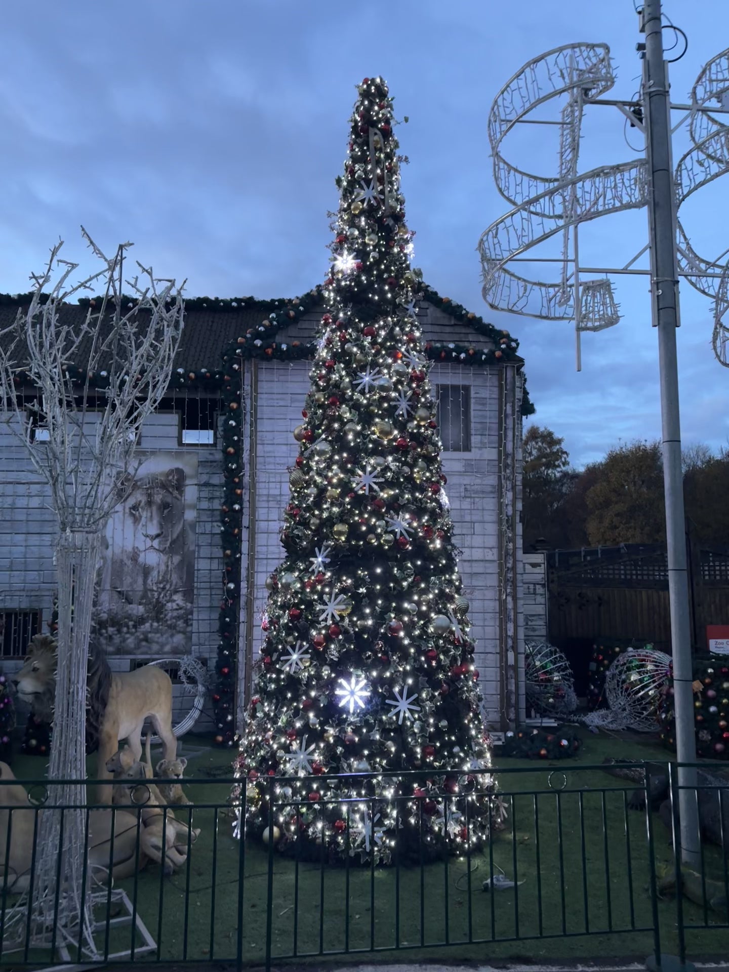 Tall Outdoor Christmas Decorations: Transform Your Yard into a Winter Wonderland